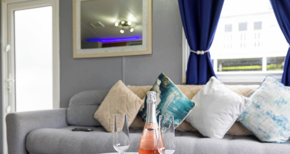 Others 3, Holiday Home in Hastings, Combe Haven, East Sussex