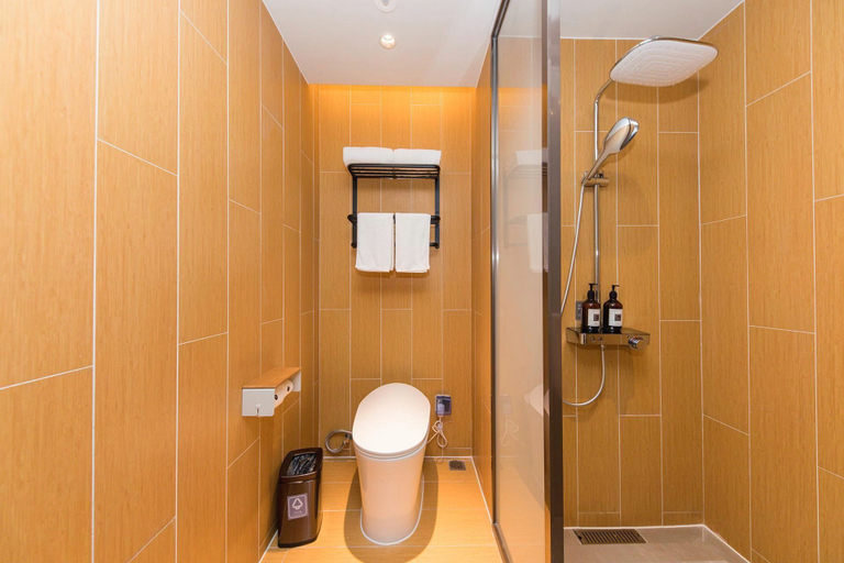 Bathroom, Ji Hotel Shanghai Longbai Xincun Metro Station, Shanghai