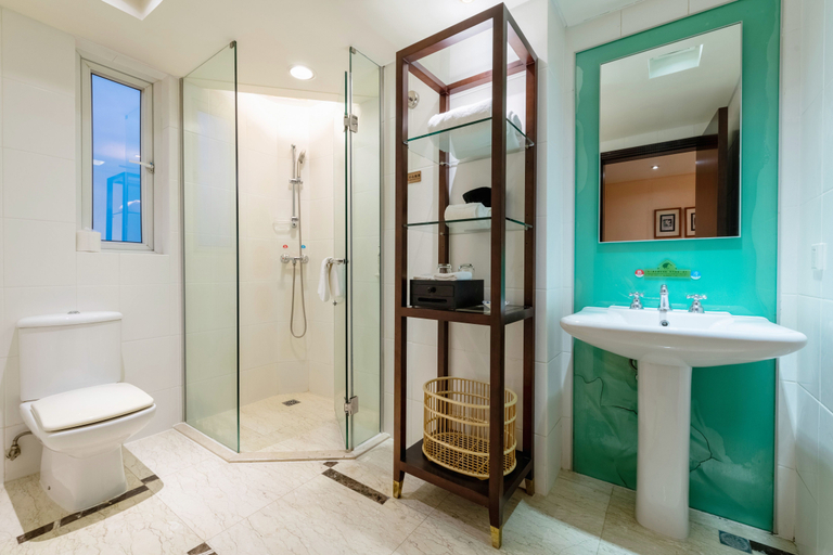 Bathroom, Dongguan Kangdi Junlan Hotel (Houjie Wanda Plaza Branch), Dongguan