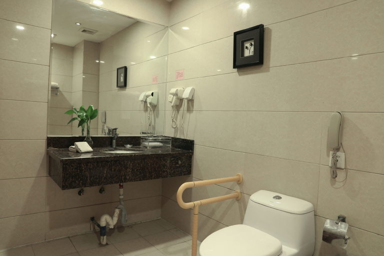 Bathroom, Xi'an Xinfulai Hotel, Xi'an