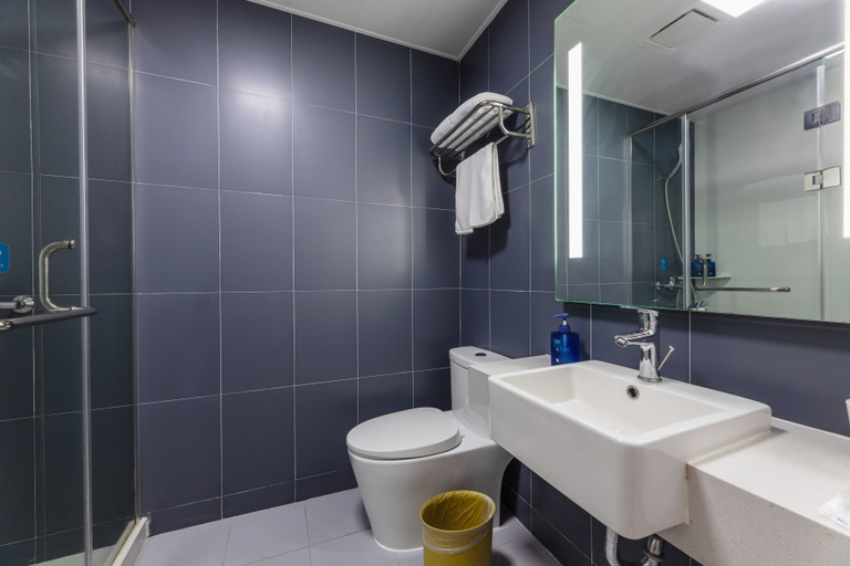 Bathroom, HanTing Hotel (Suzhou Wujiang Development Zone), Suzhou