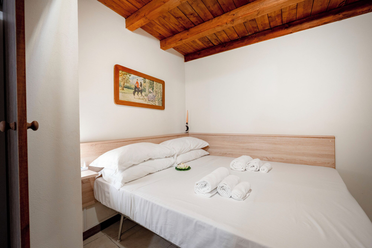 Others 5, TRULLI LOLI RELAIS, Bari