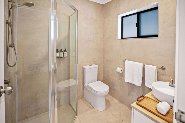 Bathroom 4, Contour Hotel Katherine, Katherine