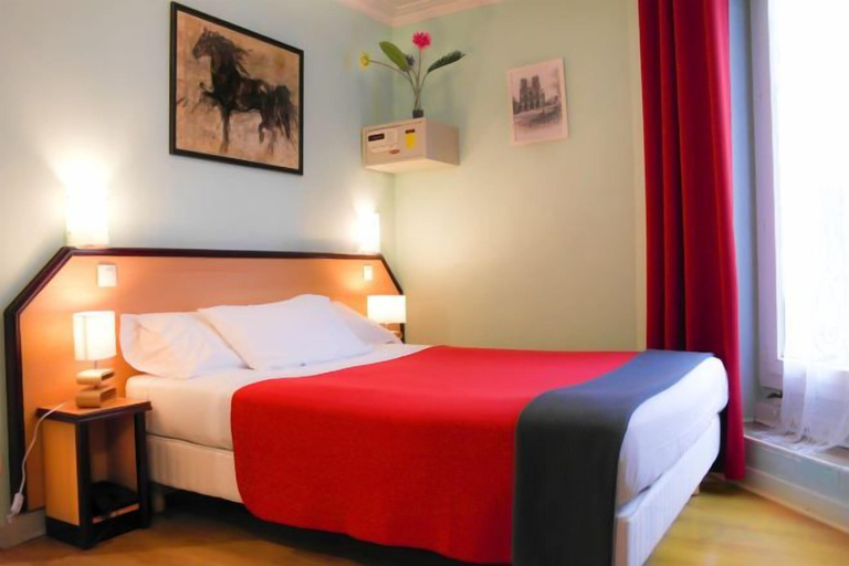 Bedroom 1, Hotel Audran, Paris