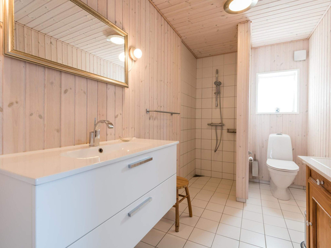 Bathroom 3, 4 Person Holiday Home in Fano, Fanø
