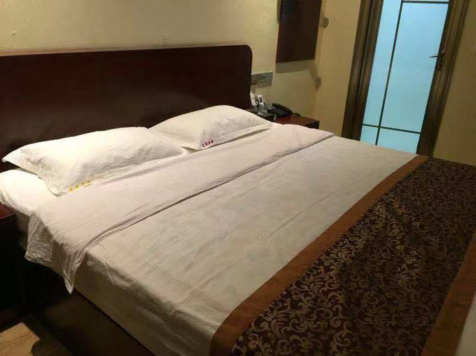 Bedroom 2, Yulong Hotel, Qiannan Buyei and Miao