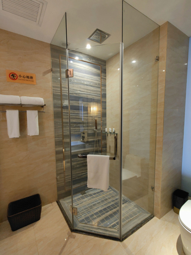 Bathroom, Guangnan Babaogong Hotel, Wenshan Zhuang and Miao