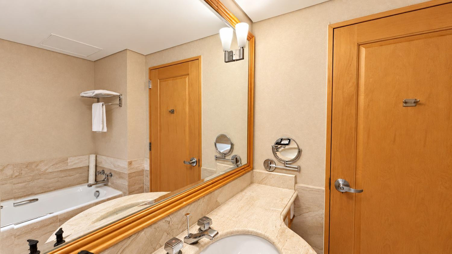 Bathroom 5, Lees Hotel, Kaohsiung