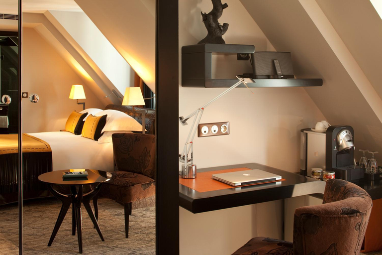 Bedroom 2, Les Jardins de La Villa Paris, Paris