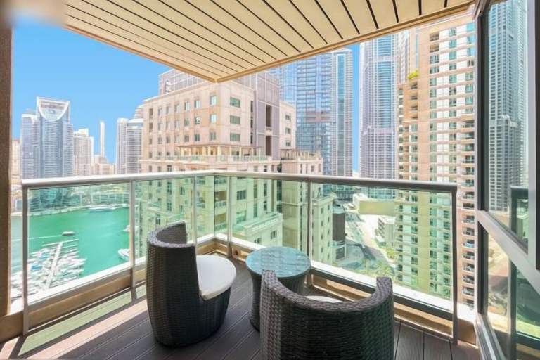 Others 5, bnbme 5 min -> Marina Walk, 10 min -> Yatch Club, Dubai