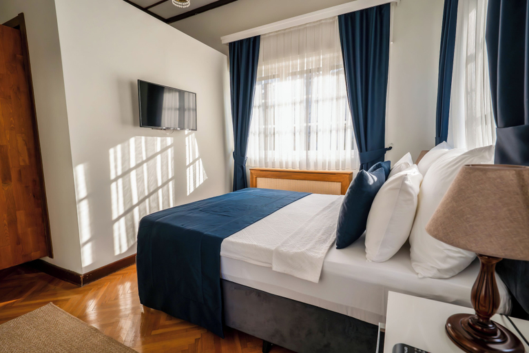 Bedroom 5, Palm Villa, Adalar