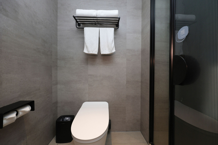 Bathroom, Hanting Hotel Huadian Passenger Terminal, Jilin
