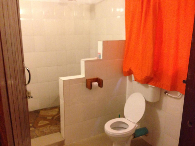 Bathroom, Outpost Lodge, Arusha Urban