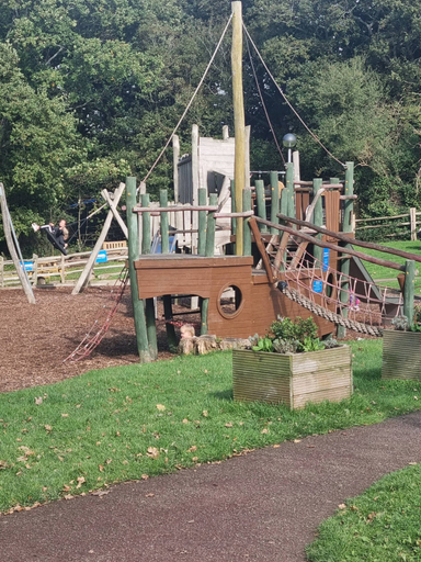 Others 2, Holiday Home in Hastings, Combe Haven, East Sussex
