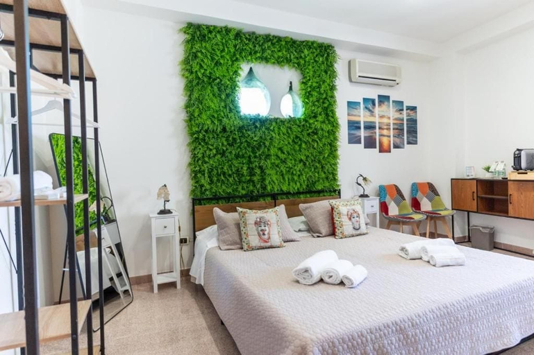 Others 1, Bed and Relax-Il Maniero, Catania