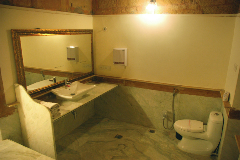 Bathroom 5, Hotel Nachana Haveli, Jaisalmer