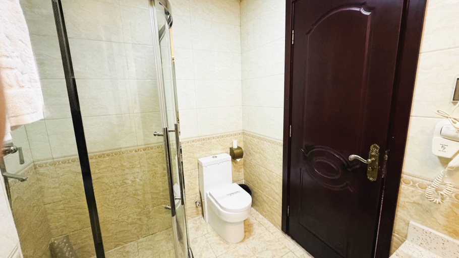 Bathroom, Xuehe Manbo Hotel, Linxia Hui