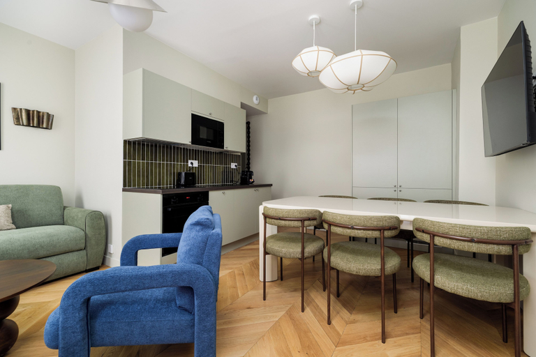 Others 5, Faubourg Paris Suite, Paris
