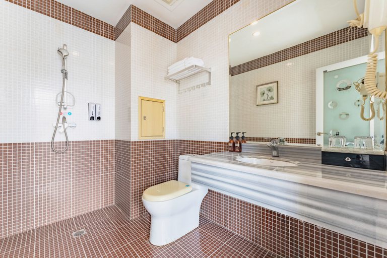 Bathroom, Wanpeng Hotel (Zhanjiang Suixi Quanfeng Plaza Branch), Zhanjiang