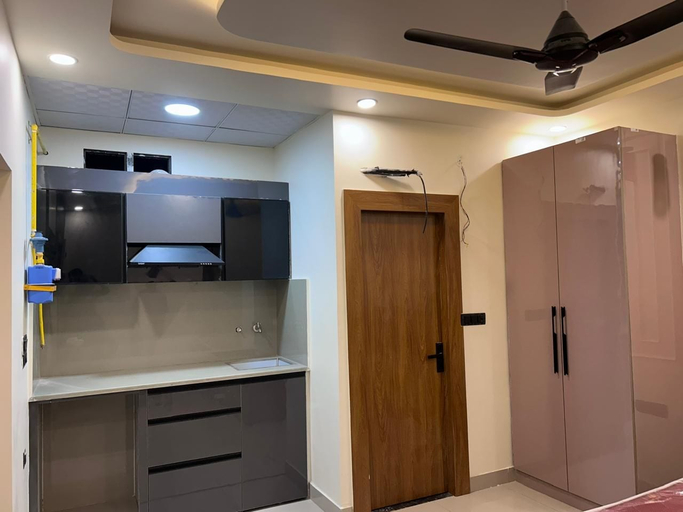 Others 4, The Stay Palace, Gautam Buddha Nagar