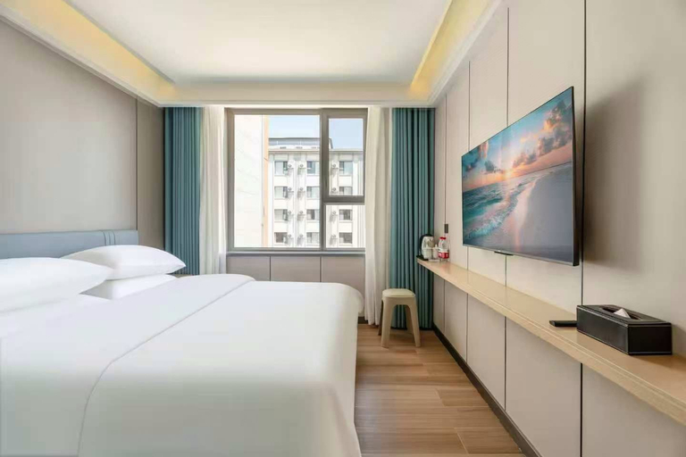 Bedroom, Hongda Hotel, Ili Kazakh