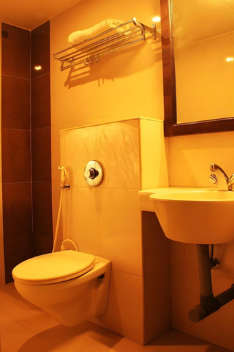 Bathroom 3, Hotel Supreme, Madurai