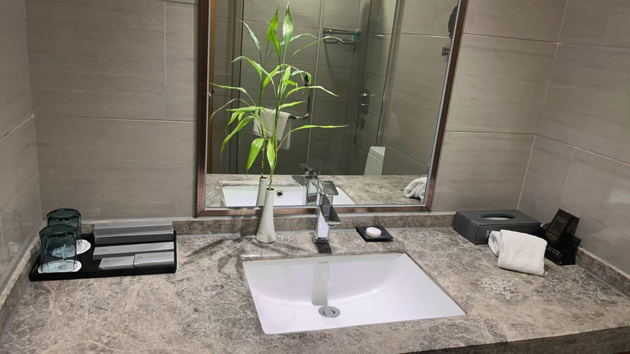 Bathroom, Heyuan Holiday Hotel, Ningbo