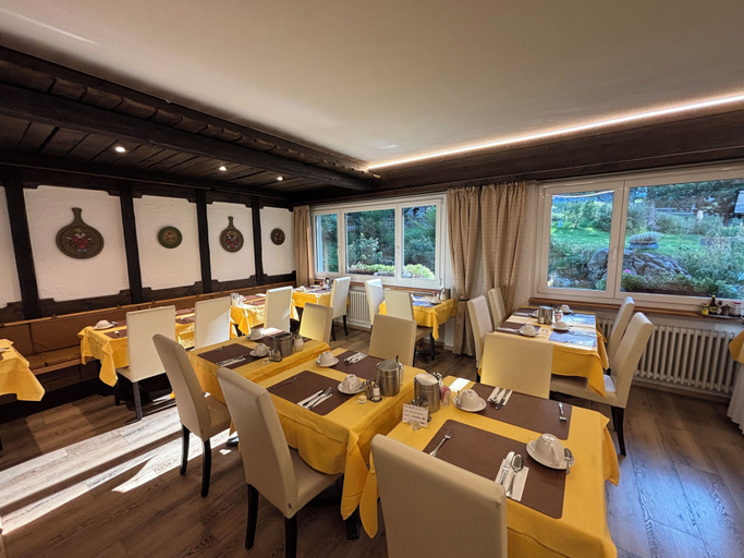 Food & Drinks 5, Adonis, Visp