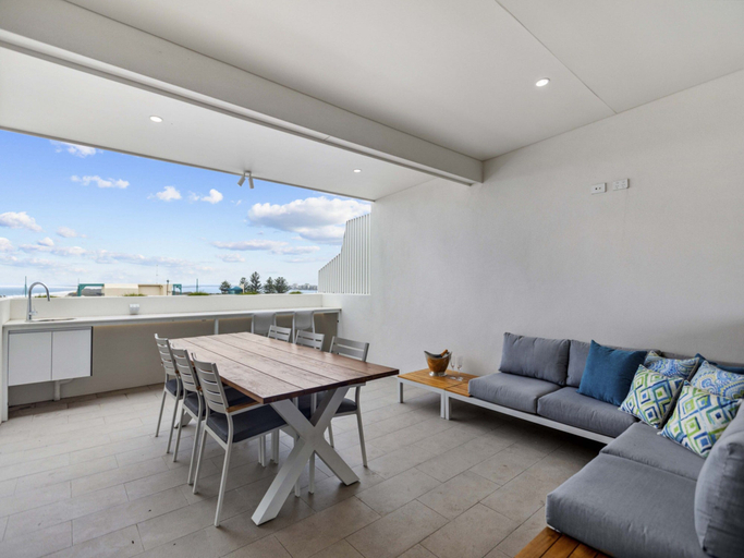 Others 2, Luxury 5-floor Unit With Ocean Views Near Beach, Caloundra - Caloundra S.