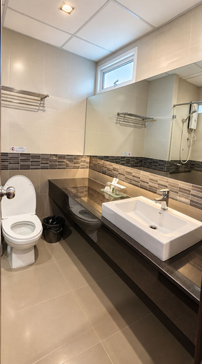 Bathroom 4, 14 Living, Chom Thong