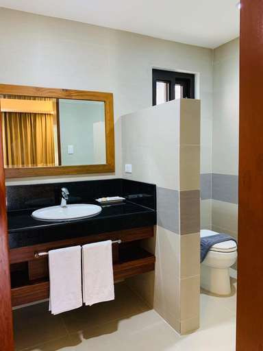 Bathroom, Ora Beach Resort, El Nido