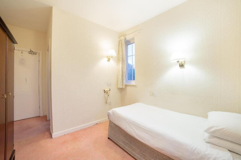 Bedroom 5, The George Hotel, Stoke-on-Trent