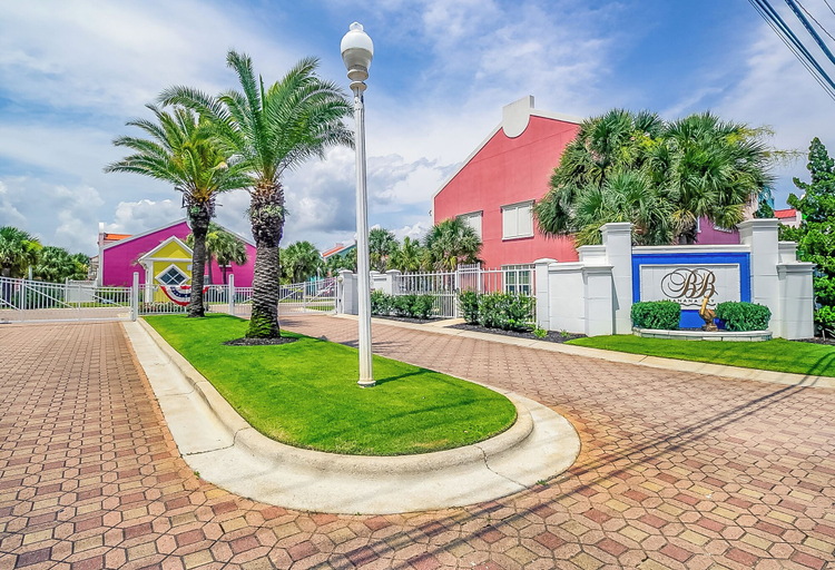 Others 2, Banana Bay 6047 by Pkrm, Escambia
