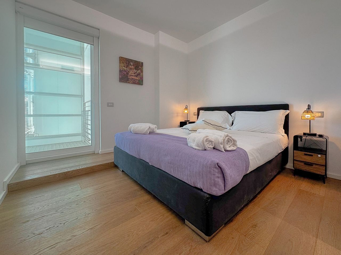 Others 5, CVT - 2 piano Penthouse, Macerata