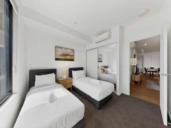 Others 2, Modern 2-bed Apartment With Private Balcony, Perth