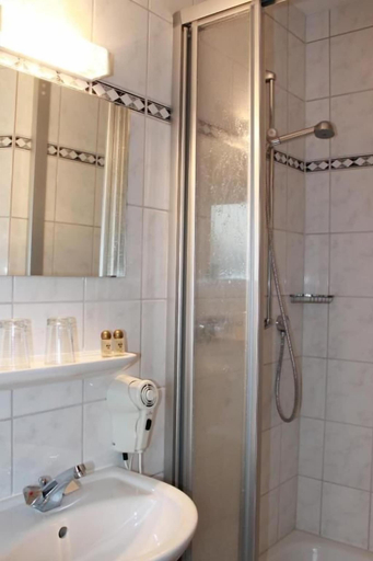 Bathroom 4, Weinhotel Lenz, Cochem-Zell