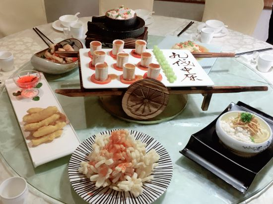 Food & Drinks