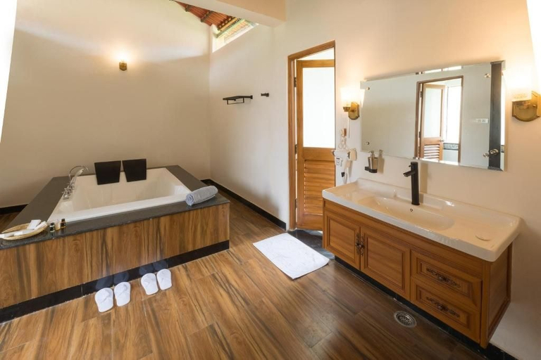 Bathroom 3, Tuli Veer Bagh Resort Turia, Seoni
