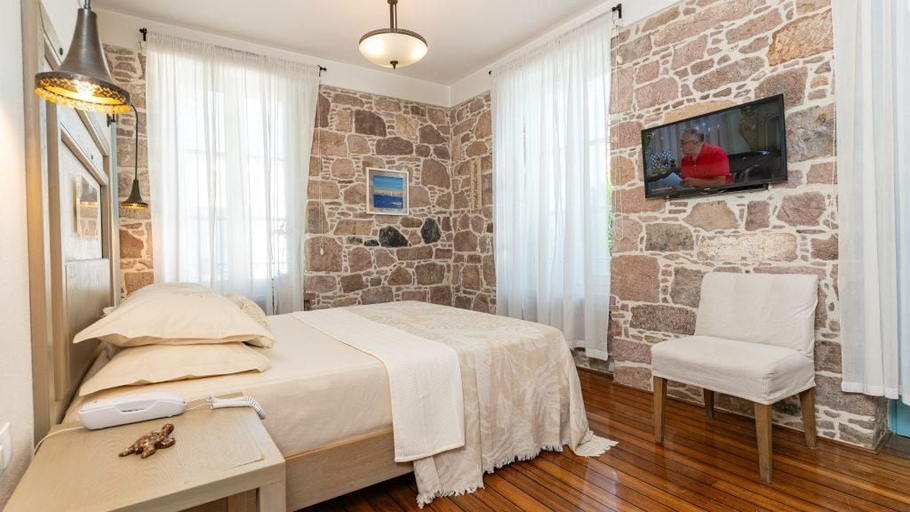 Bedroom 3, Cunda Lena Otel, Ayvalık