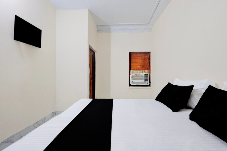 Others 3, Hotel O DEV INN, Gwalior