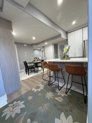 Others 4, Lake Side Family Guest Suite, Division No. 6