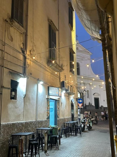 Others 2, B&B BSistersantacroce, Napoli