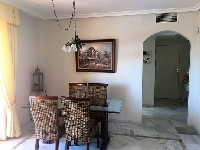 Others 3, Apartment 10 minutes walk from Puerto Banus, Málaga