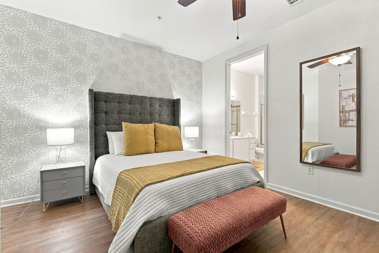 Others 4, Stay Near the Parks & Convention Center, 3BR for 6, Orange