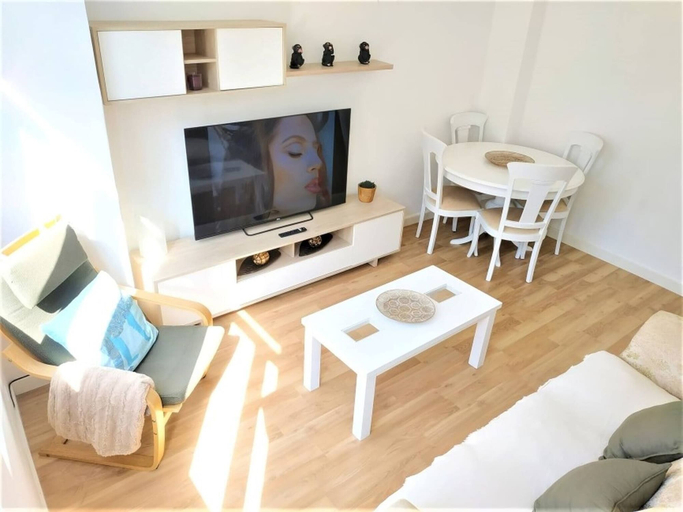 Others 1, Charming 3-bedroom Apartment in Ferrol, Spain, A Coruña