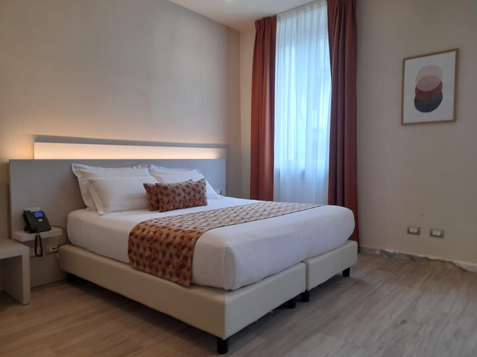 Bedroom 5, Doride Suites Boutique Hotel, Massa Carrara