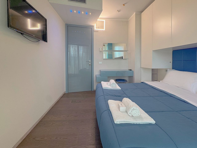 Others 3, CVT - 4 piano Penthouse, Macerata