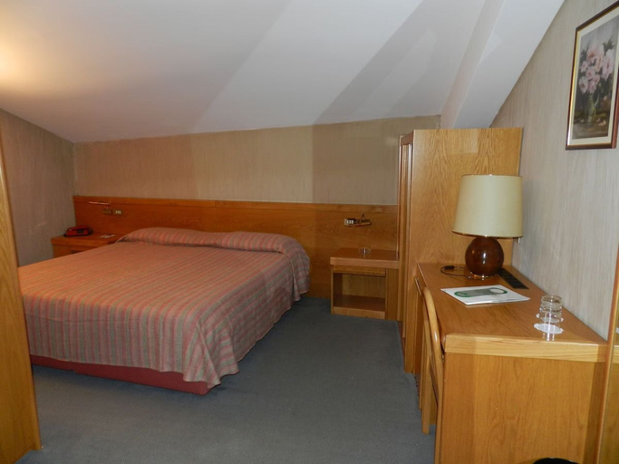 Bedroom 3, Hotel Emet, Sondrio
