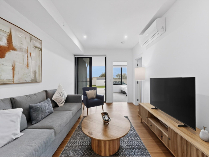 Others 5, Modern 2-bed Apartment With Private Balcony, Perth