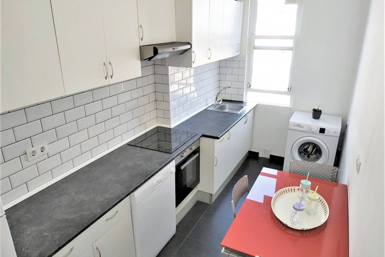 Others 2, Charming 3-bedroom Apartment in Ferrol, Spain, A Coruña